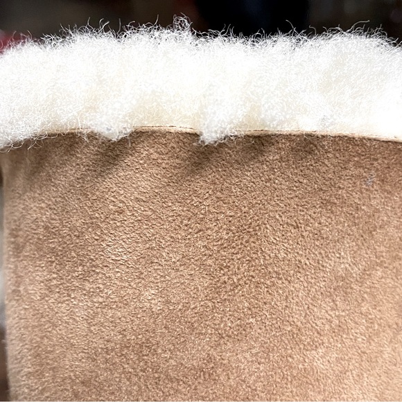 UGG Leather Boots, Size 7, Side Buttons - Picture 11 of 14